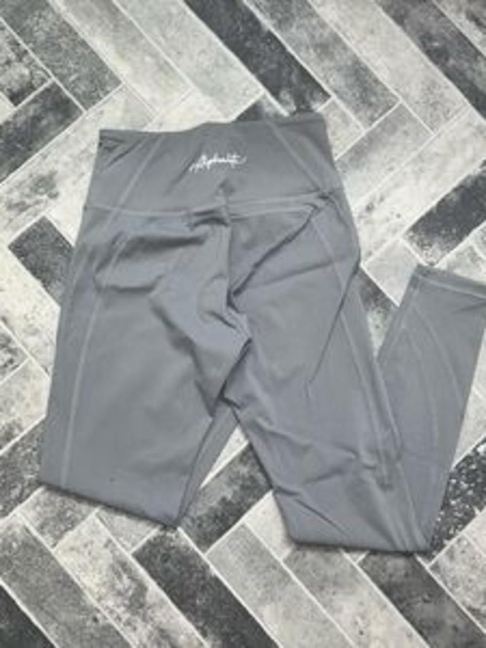 Alphalete Charcoal High-Rise Leggings - Picture 3 of 6